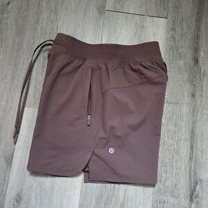 Lululemon Womens License to Train High-Rise Short Size 2 Brown Color